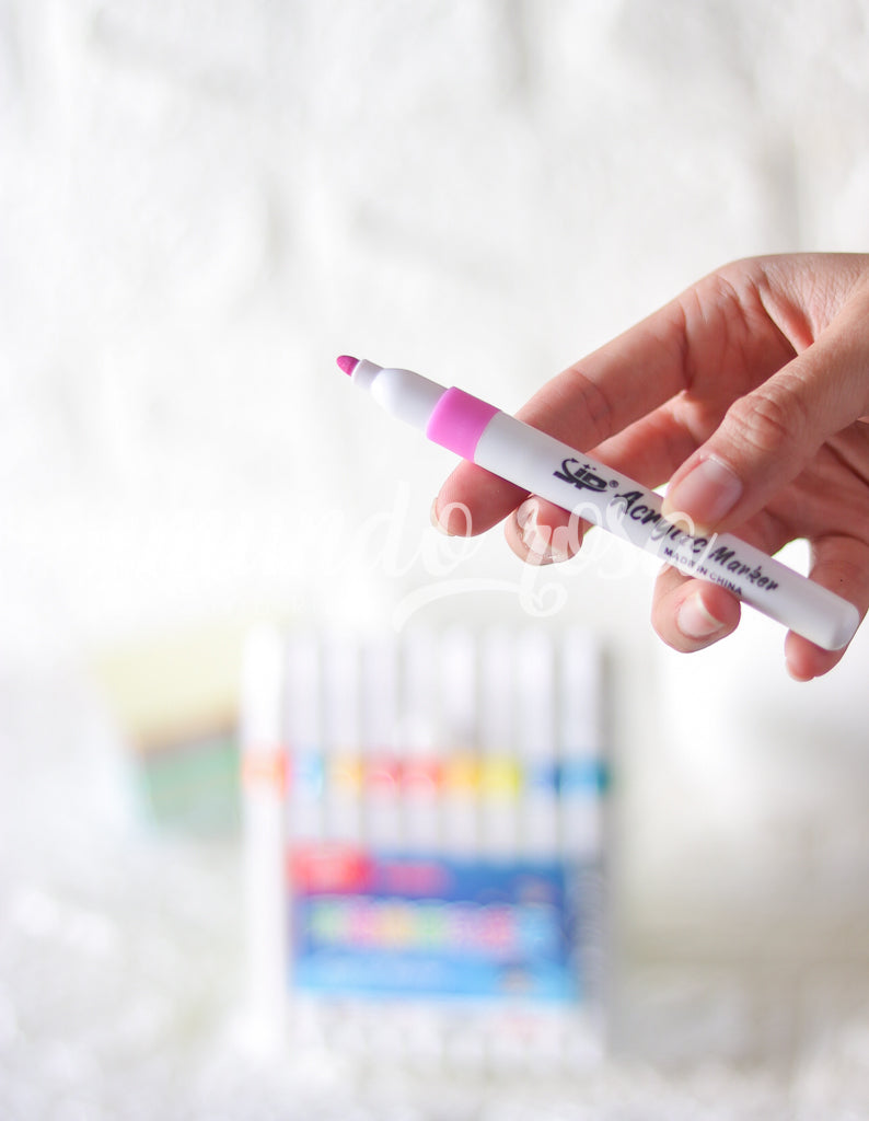 Set de 18 marcadores acrilicos