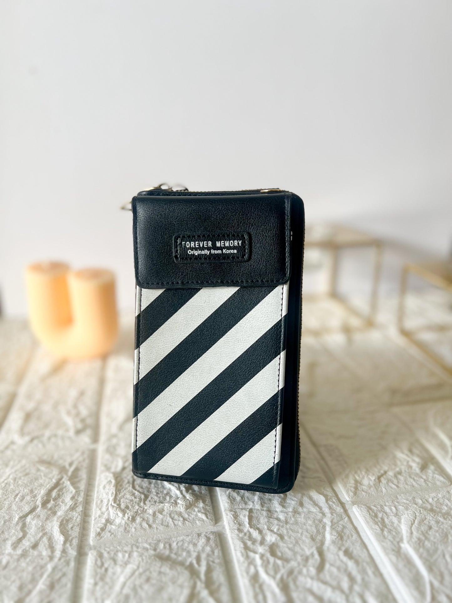 Billetera y porta celular negro