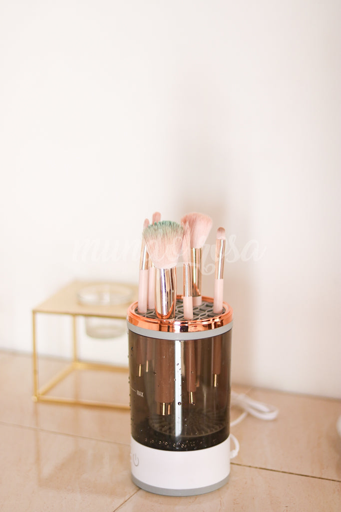 Limpiador y secador de brochas