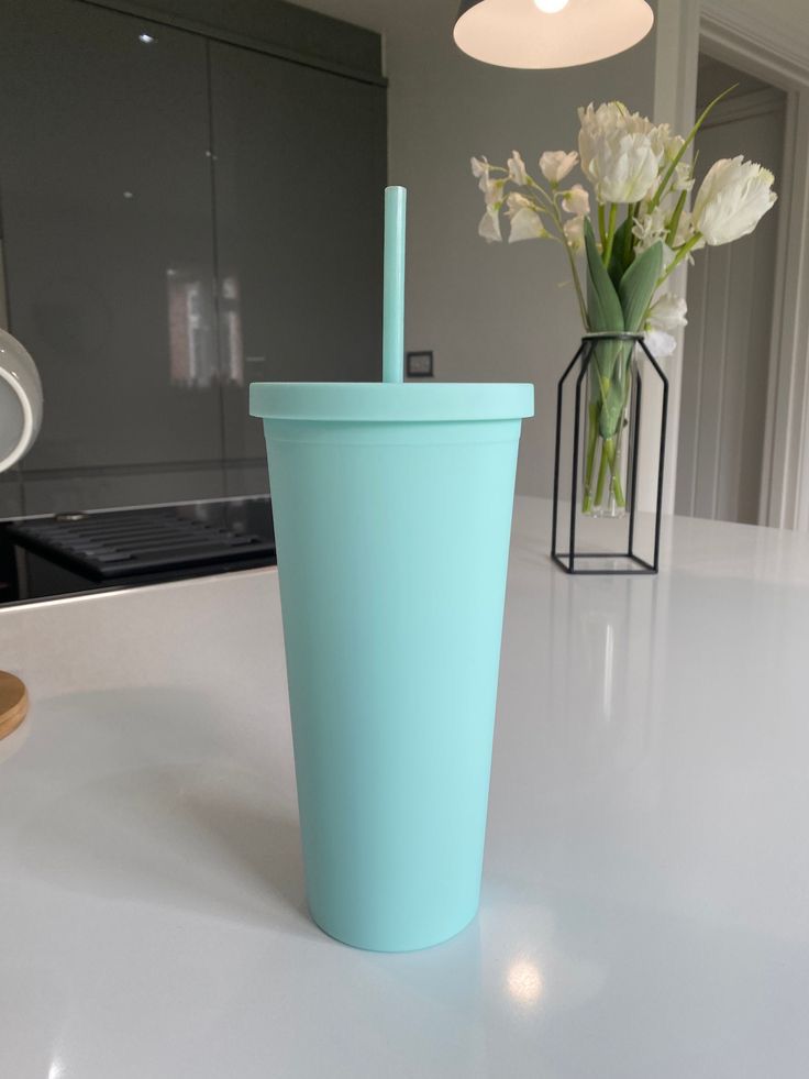 Vasos mágicos con tapa y pajilla