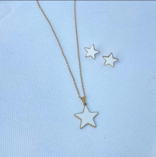 Set de aretes , cadena y dije Estrella⭐️