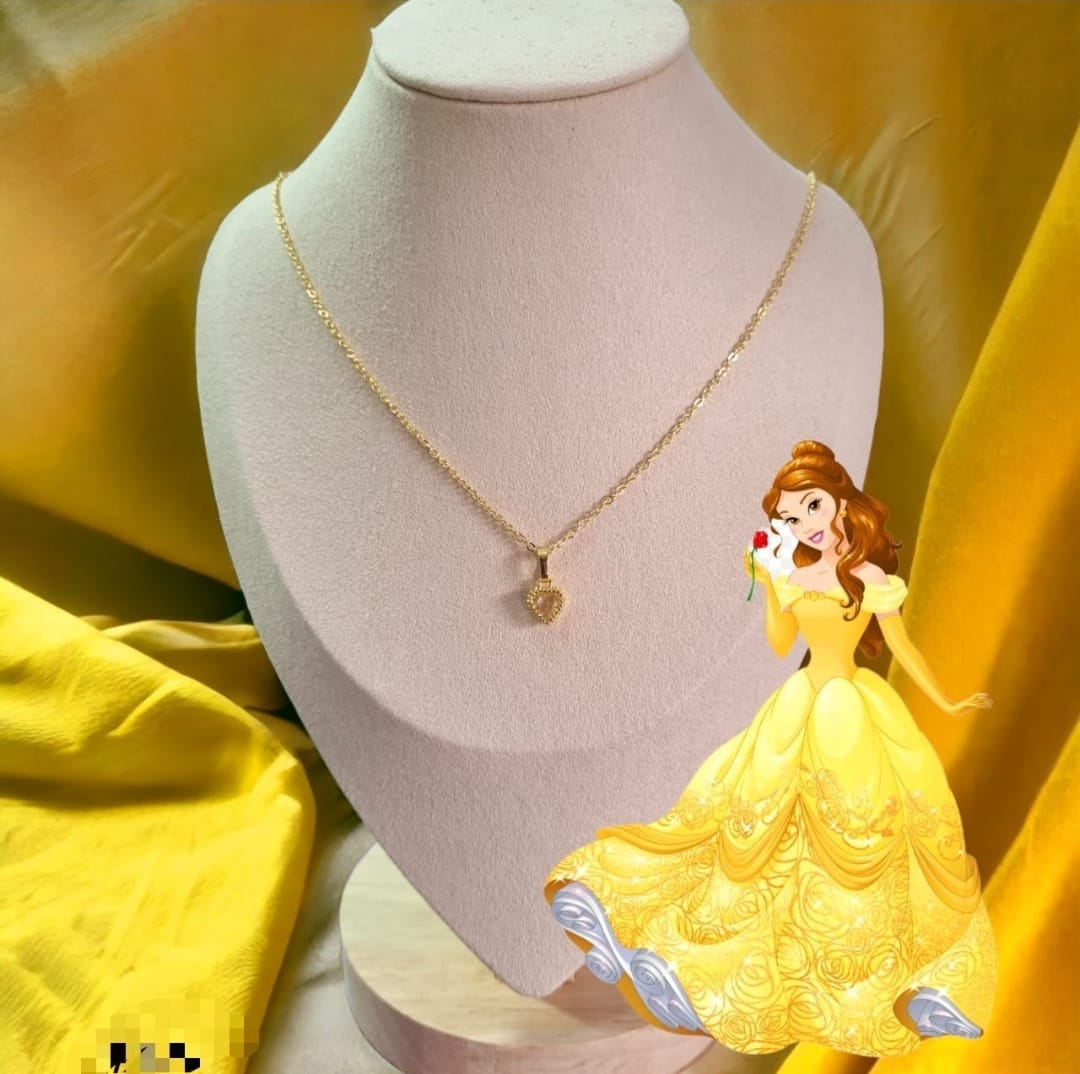 Cadena con corazon princesas