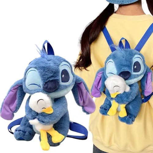 Bolso de peluche de Stitch con pato en mano