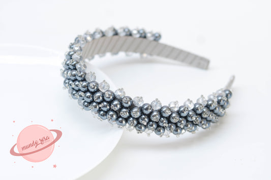 Diadema tejida con piedras
