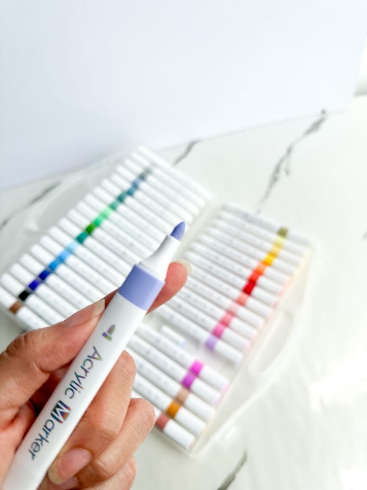 Set de marcadores acrilicos punta redonda