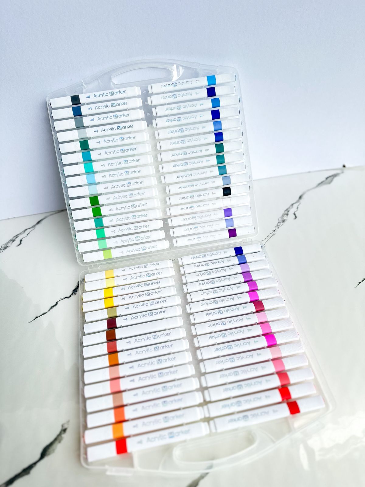 Set de marcadores acrilicos punta redonda